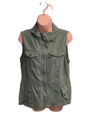 Women’s Army Green Vest Size Medium  Zipper Closure