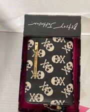 Betsey Johnson Black & White  Skull Zip Around Wallet NWT