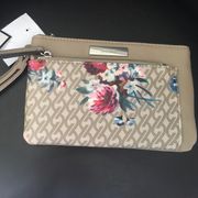 Nine West Floral on Beige Wristlet 2 zipper entrie