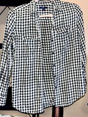 Gap, black and white plaid checkered button-down shirt