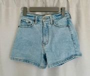 High Rise 4” Mom Shorts Size 25/0