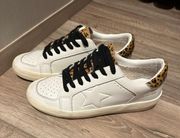 Sneakers Size 8.5