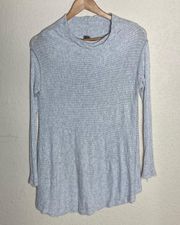 gray long sleeve with slits on the back ( XS )
