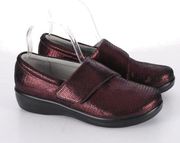 Alegria Lauryn Burgundy Metallic Red Wedge Comfort Clogs Womens Size EU 38