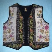 𝅺CHEROKEE vintage unique embroidered vest size M