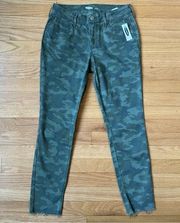 Old Navy NWT  Camo Rock Star Super Skinny Mid-Rise Jeans size 6