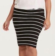 TORRID 1 Plus Size Striped Foldover Skirt Black White Pull On Straight Pencil 1X