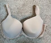 Nordstrom 34DDD Bra.  Excellent pre-owned condition.  Nude color.