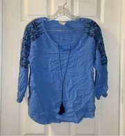 Ariat Blue Split V Neck Embroidered 3/4 Sleeve Blouse S