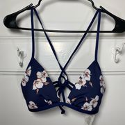 Patagonia | Nanogrip Triangle Bikini Top in Floral Print Blue Size M