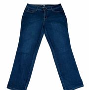 W62 Curvy Straight Jeans