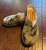 NWOT Lucky Brand Fur Clogs Camo 7