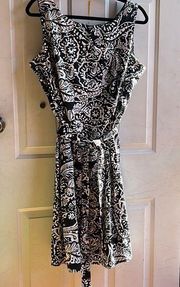 KIM By Kim Rogers Black & White Floral Print Sleeveless Dress with Tie. So cute.