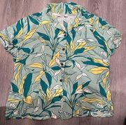 Hawaiian buttons down blouse