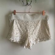 Cream Lace Shorts 