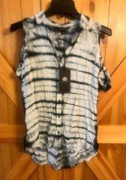 Women’s rock and republic twisted sleeve cold shoulder shirt ￼size small Nwt