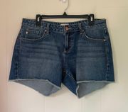 Madison Girlfriend cut off denim jean shorts women’s size 29