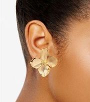 ✨ Flower Stud Earrings✨