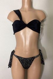 New. Good American animal print bikini. (2-3) Medium. Retails $169