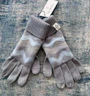 NWT! Vera Bradley Winter Chevron Blue Gray Silver Cozy Knit Tech Gloves