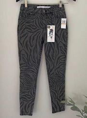 NWT Tinseltown Zebra Print Jeans. Size 3 Mid Rise Skinny