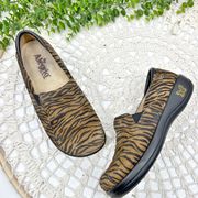 Alegria Keli Roar Leather Tiger Print Clogs Sz 37