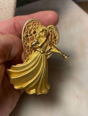 JJ Jonette Jewelry Co Angel brooch gold tone vintage stamped