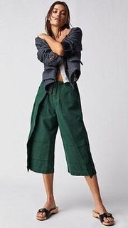 Keep Calling Crop Pants green Free People NWT size 4