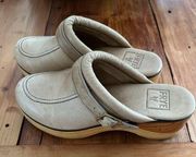 Like New Gorgeous Frye Clogs With Buckle