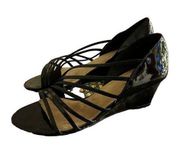 Naturalizer faux patent leather wedge sandals size 9.5M