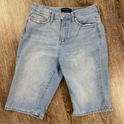 Banana Republic Jean Shorts Women Size 26/2 Light Wash High Rise 10 Inch Inseam