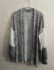 Andree by Unit women’s large animal print cardigan