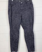 Style & co Curvy Skinny Leg Gray Jean Cheetah Print Size 16