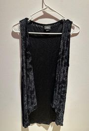 Daytrip black velvet vest size large