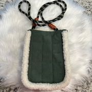 Universal thread Sherpa green phone bag