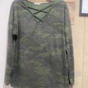 First Love camo criss cross shirt M