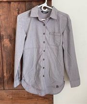 The North Face Women's Stevie XS Woven Front Button Up Long Sleeve Gray