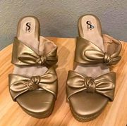 Softwalk Wedged Heel Gold Bow Shoes - Size: 9 NWOT