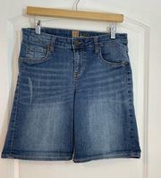 Kut From the Kloth Medium Wash Mid Rise Distressed Denim Shorts Jorts Size 8/30