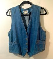 Vintage Regina Porter denim vest. 100% cotton in size small. Metal !