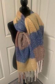 NWT Buckle Super Soft and Warm Scarf