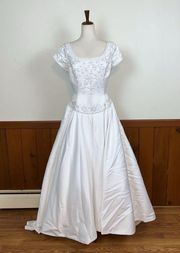 Beautiful Vintage Y2K Alfred Angelo Beaded Satin Wedding Gown!