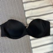 Black strapless bra