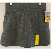 NWT Orvis Green Camo Outerwear Travel Skort Built in Shorts Women's Sz Small