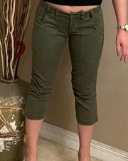 Forever 21 Cargo Green Capri Pants