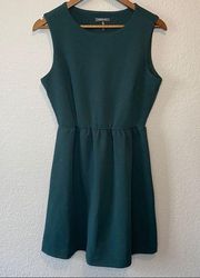Daisy Fuentes |‎ Green Dress