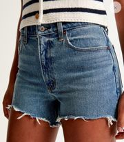 Abercrombie High Rise 4" Mom Short