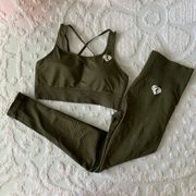 Women’s Best Women’s Medium  Power Seamless Khaki Sports Bra & Leggings Set