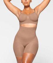 Skims Seamless Sculpt Mid Thigh Short Shapewear in Sienna Size Medium