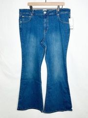 UO BDG Low Rise Flare Jean NWT in Size 35